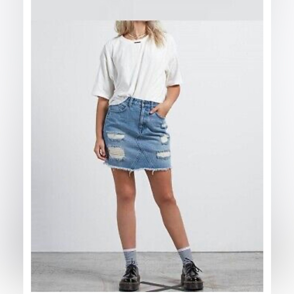 NWT VOLCOM stoned mini high rise skirt